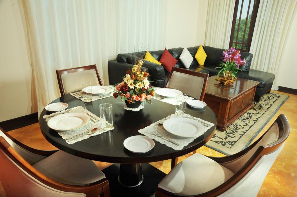 Hotel Prestige Court Residencies à Dehiwala-Mont Lavinia Extérieur photo