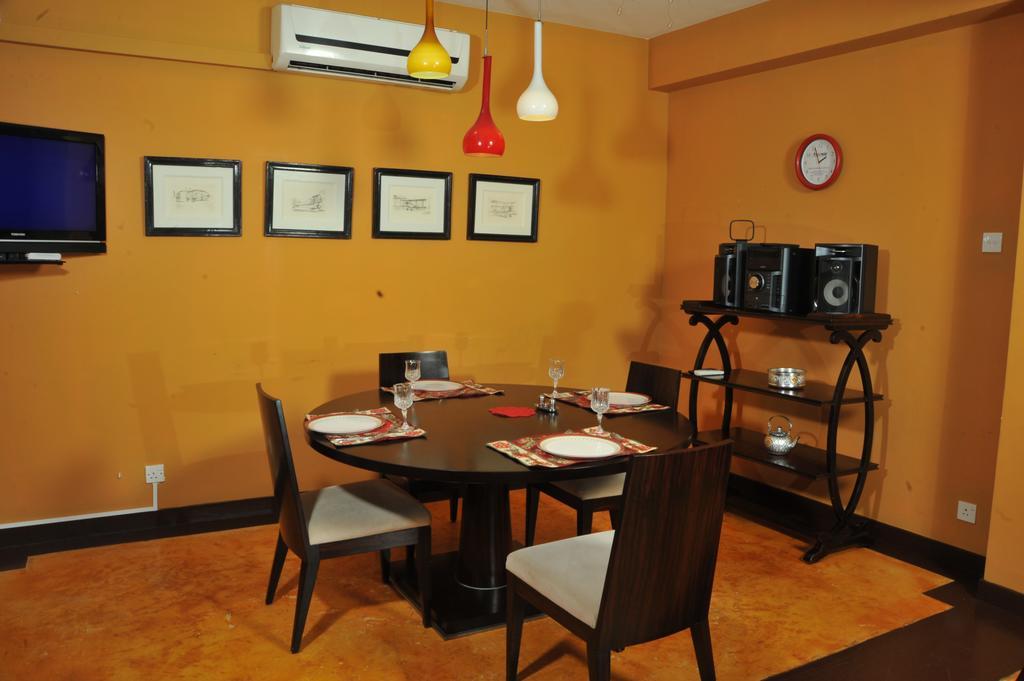 Hotel Prestige Court Residencies à Dehiwala-Mont Lavinia Extérieur photo
