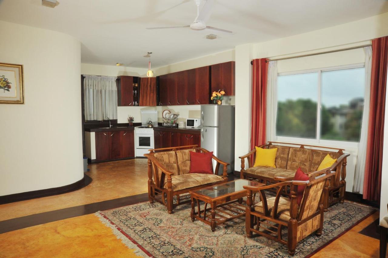 Hotel Prestige Court Residencies à Dehiwala-Mont Lavinia Extérieur photo
