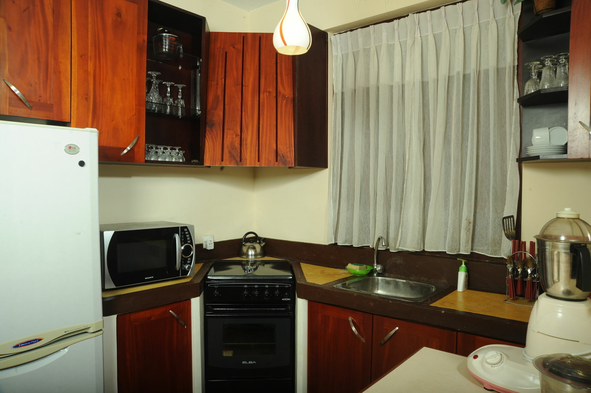 Hotel Prestige Court Residencies à Dehiwala-Mont Lavinia Extérieur photo